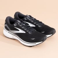 running-shoes-2048px-9718